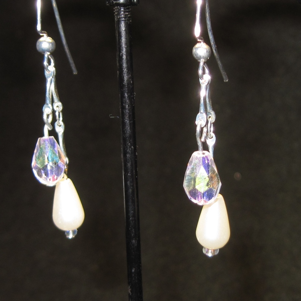 Ivory teardrop faux pearl & clear teardrop iridescent glass crystal earrings